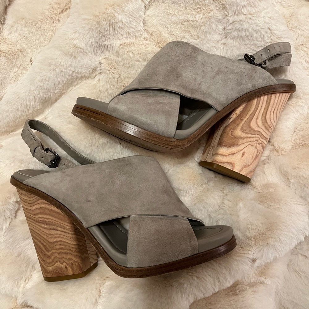 VINCE. TAUPE HELENA WOODEN HEEL SANDAL